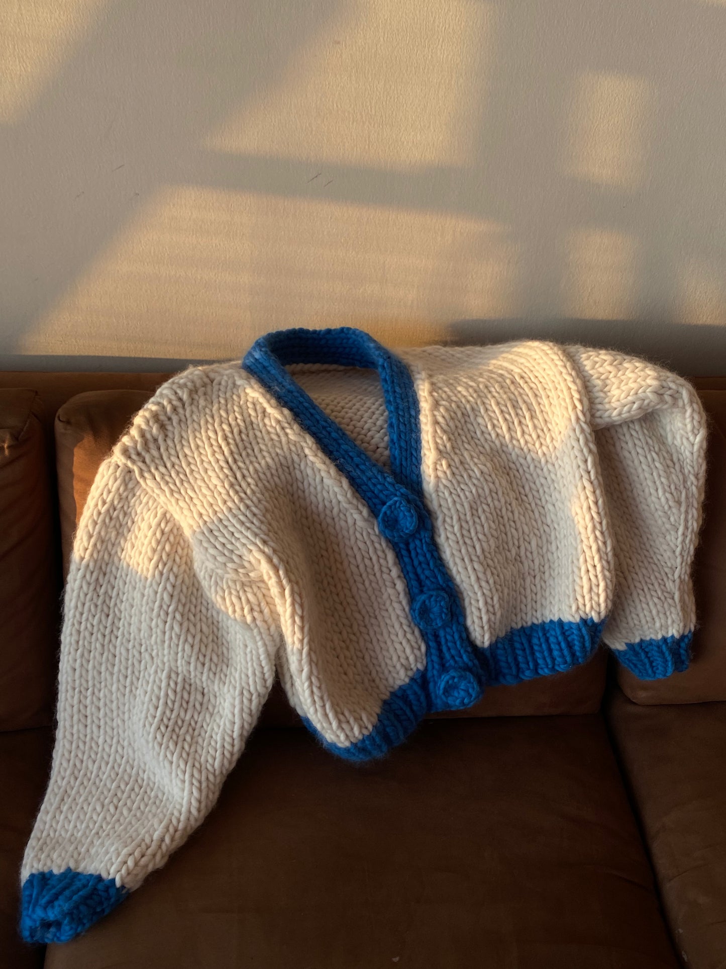 Cloud Cardigan in Merino Wool / White and Blue